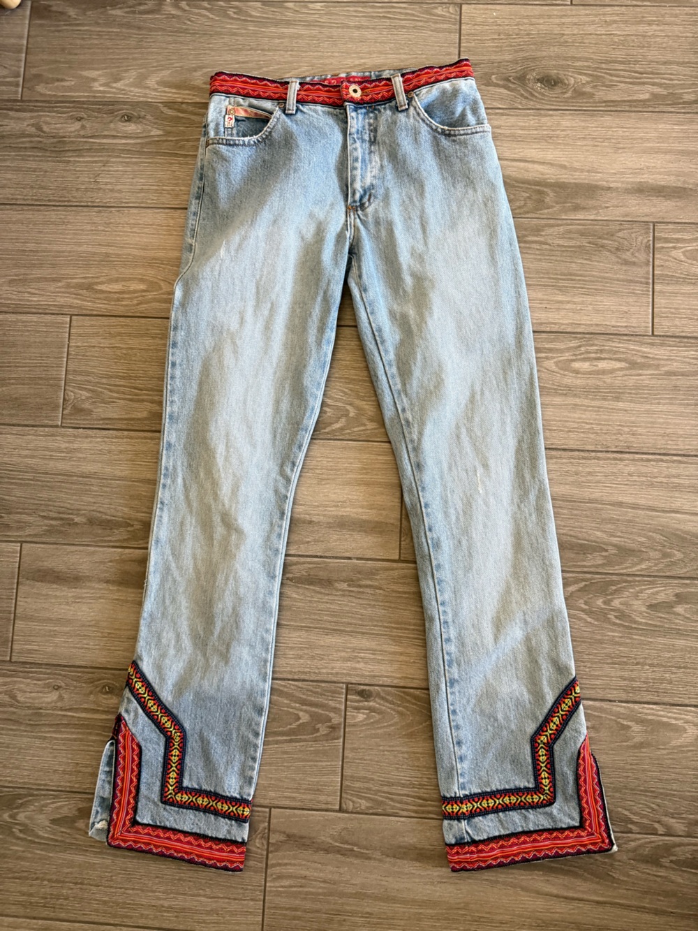 Guess Jeans|VINTAGE y2K Light Blue Straight leg denim,Red Boho Embroidered Trim•
